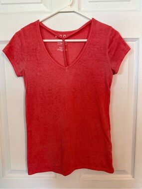 Women’s Red/Orangish V-Neck Short Sleeve Tee Size S